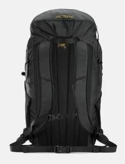 Arc’teryx Mantis 20 Backpack Black 5 Arc’teryx Mantis 20 Backpack Black -Negozio online UOMO Italia Arcteryx Mantis 20 Backpack Black retro 670x882 1