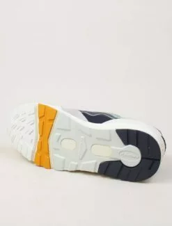 Karhu Aria 95 Lily White India Ink -Negozio online UOMO Italia Karhu Aria 95 Lily White India Ink Dettaglio suola 670x882 1