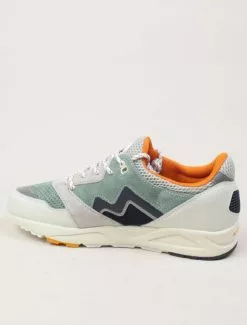 Karhu Aria 95 Lily White India Ink -Negozio online UOMO Italia Karhu Aria 95 Lily White India Ink dettaglio laterale 670x882 1
